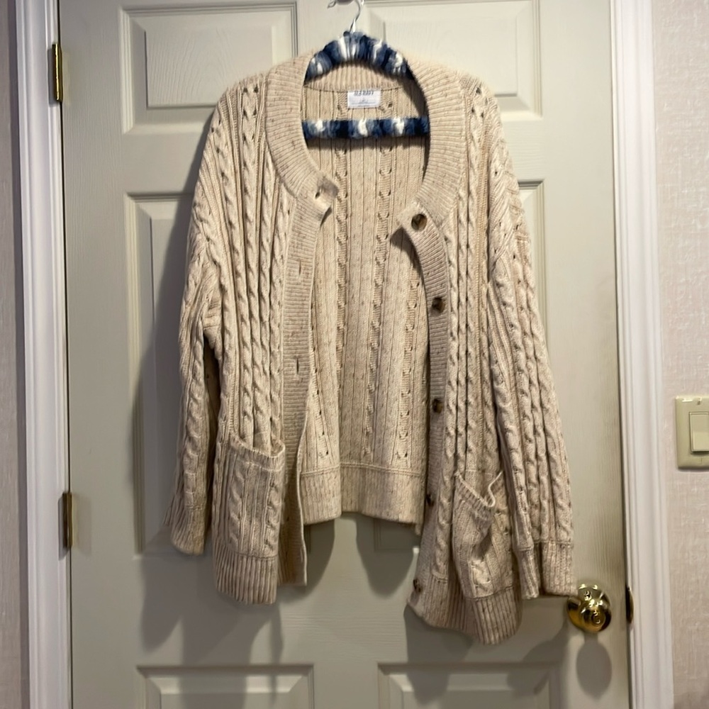 Old Navy tan cable knit cardigan with buttons and pockets